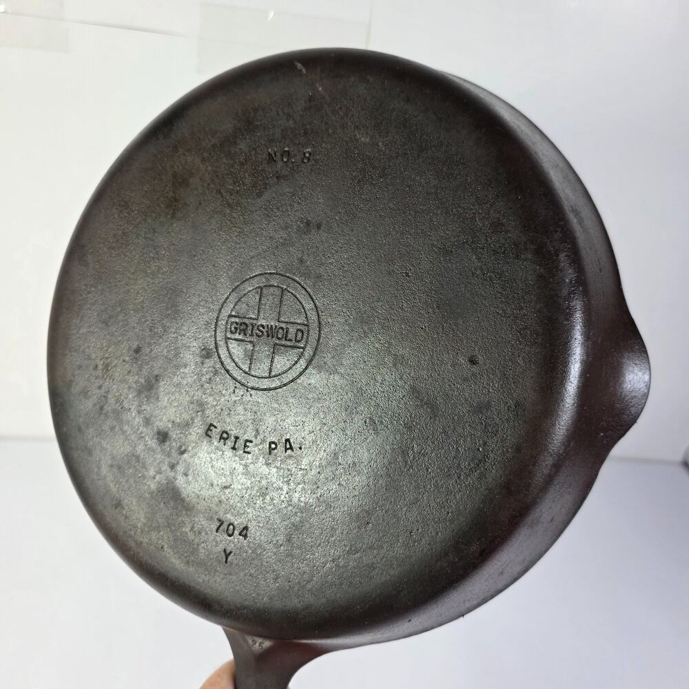 Vintage Griswold No 8 Cast Iron Skillet Small Block Logo 704 Erie PA USA